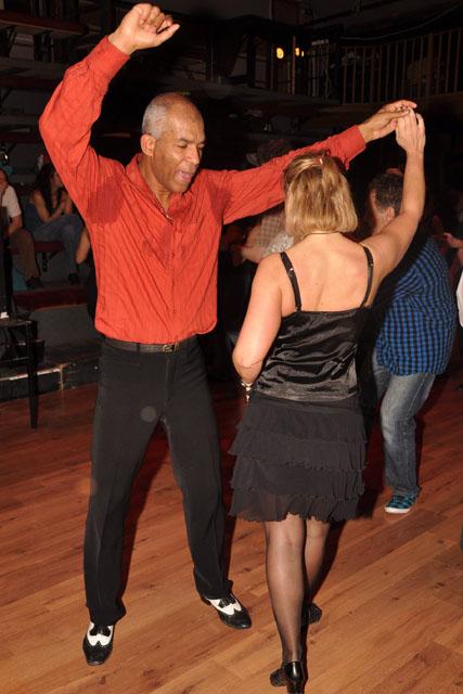 min 2011 02 06 station danse 159